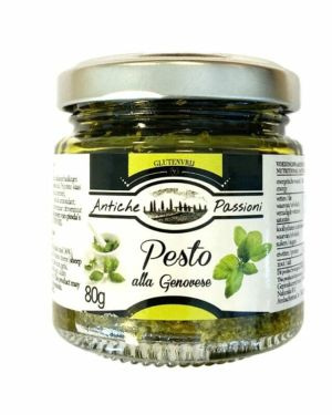 Pesto gemaakt van verse basilicum uit Genova